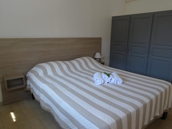 appartement-4-personnes-confort-chambre-1-residence-ribellinu